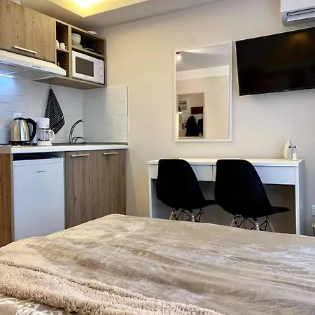 Center Deluxe Thessaloniki